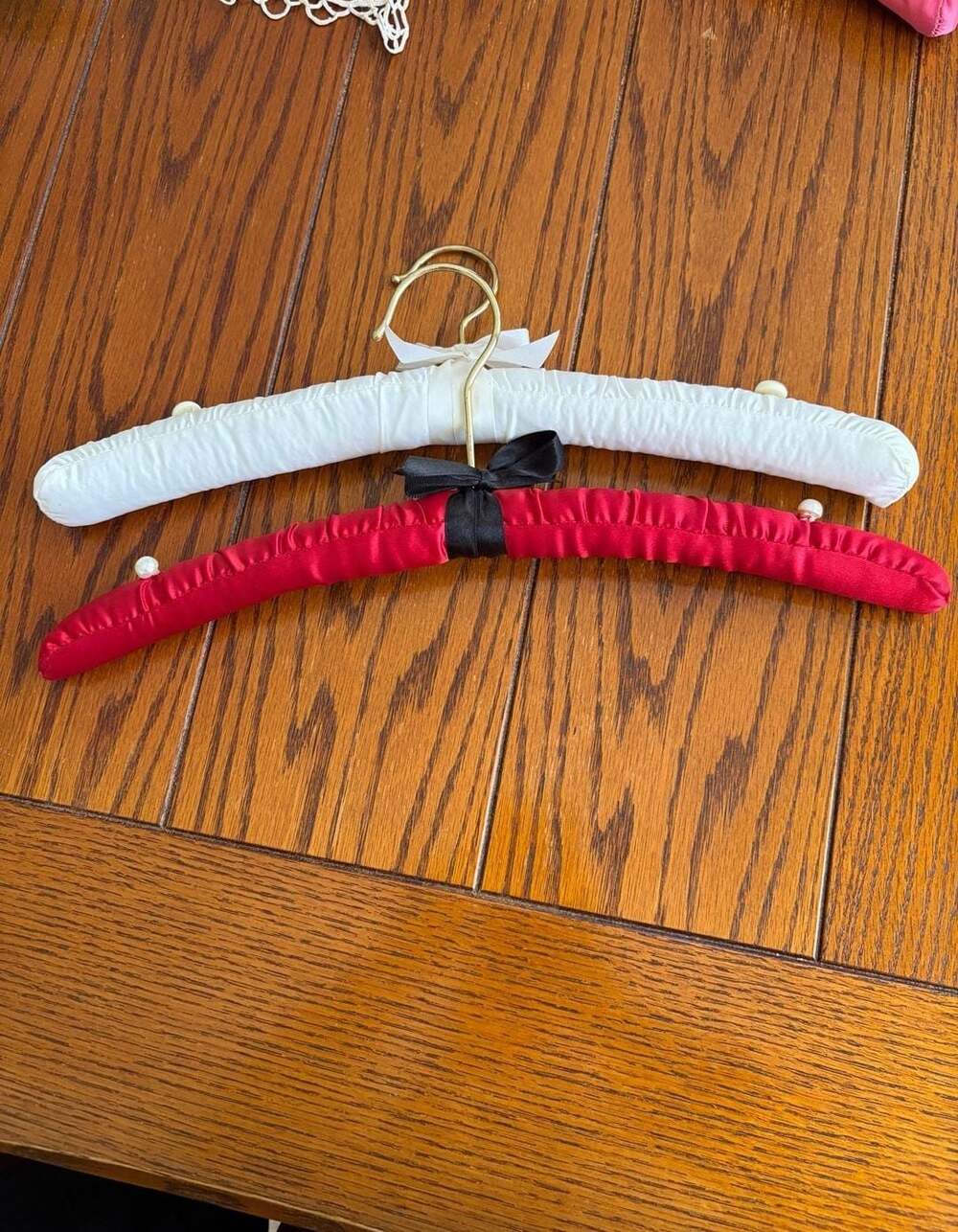 Padded Satin Hangers with Anti-Slip Pearl Details (Set of 2)